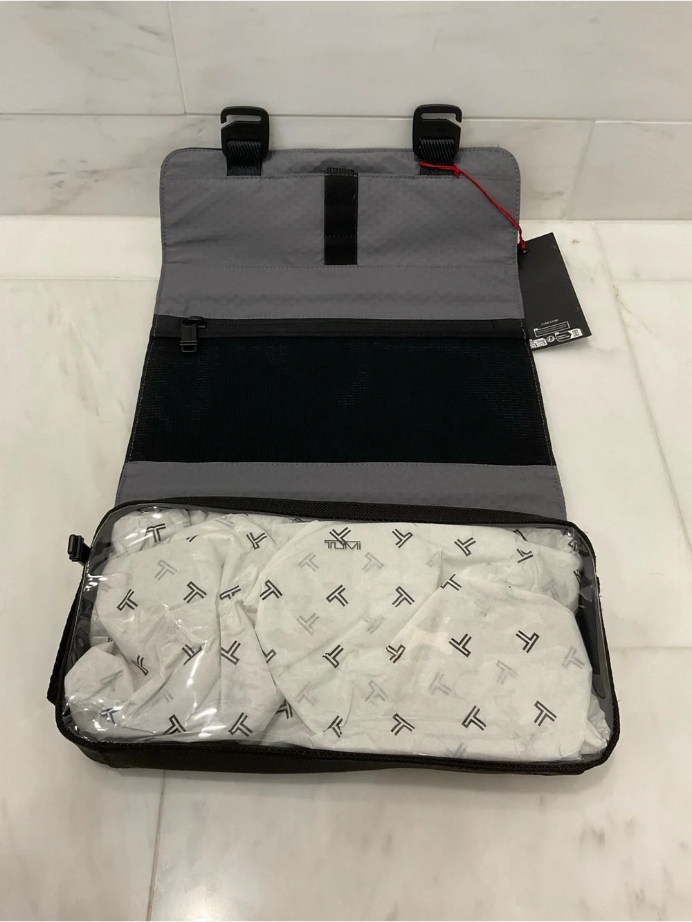 NEW Tumi + 11.0” Ballistic Nylon HANGING TRAVEL DOPP KIT - SOLID BLACK